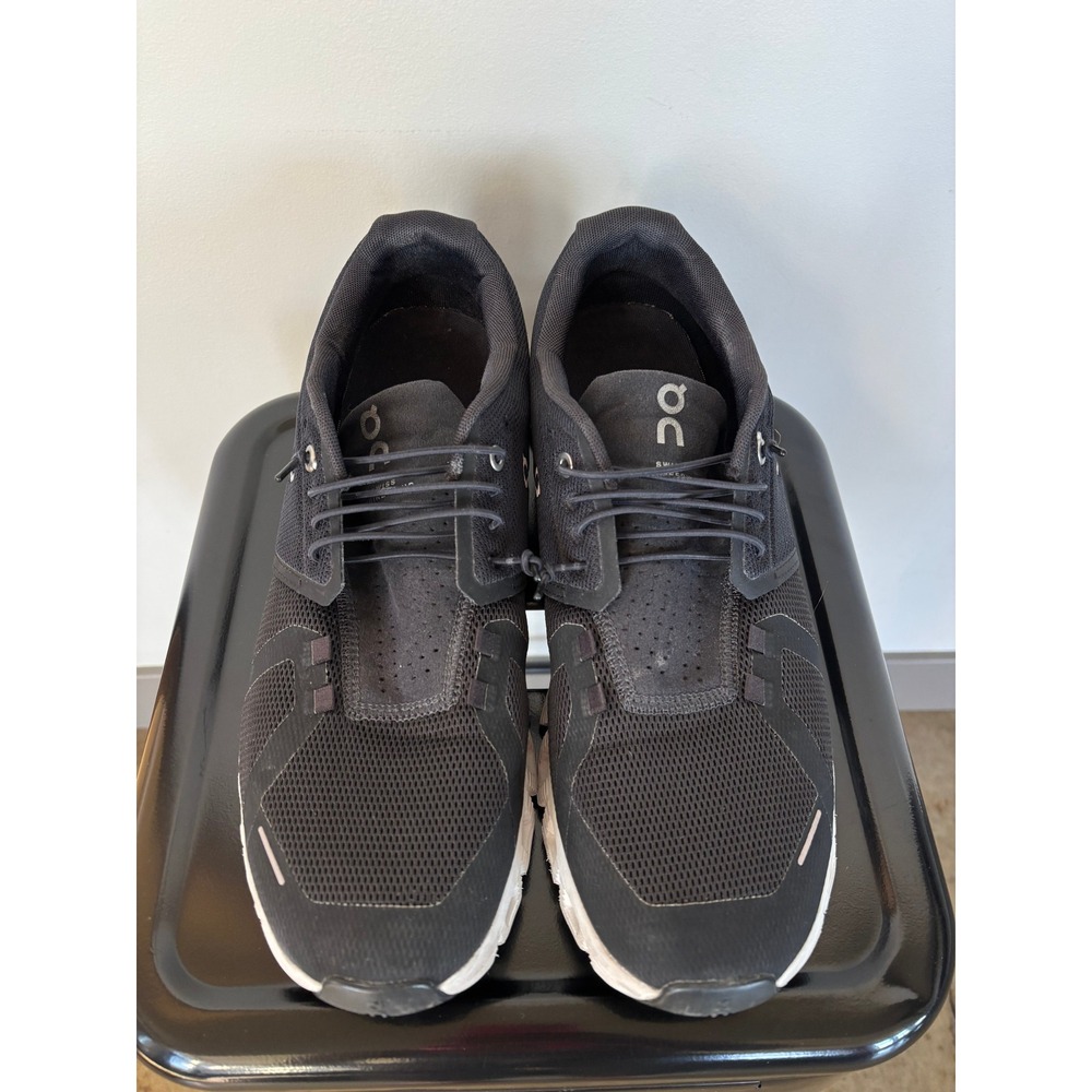On Cloud 5 Running Shoes Mens 11 Black White Sneakers 59.98919